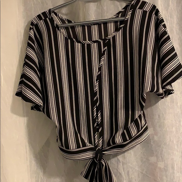 Open Back Top - Picture 2 of 2